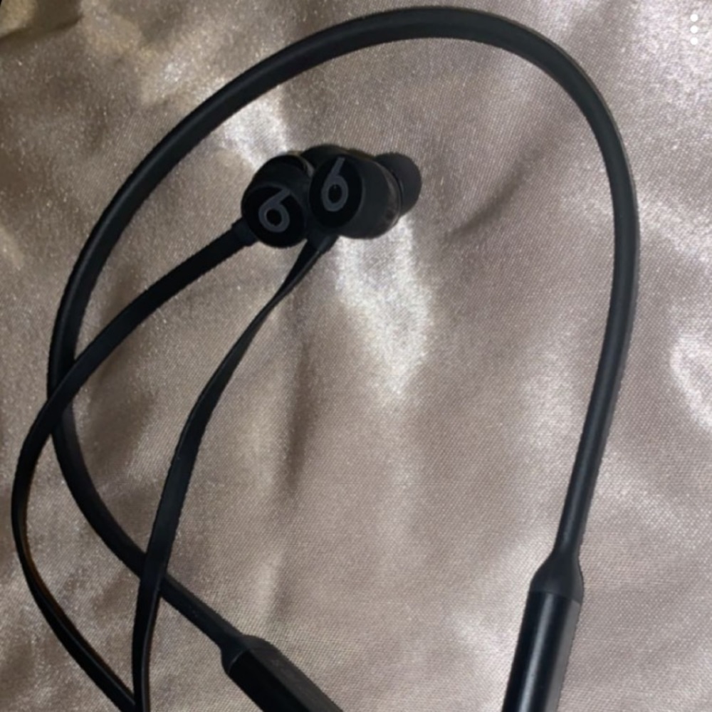 Beats by Dre Bluetooth headphones